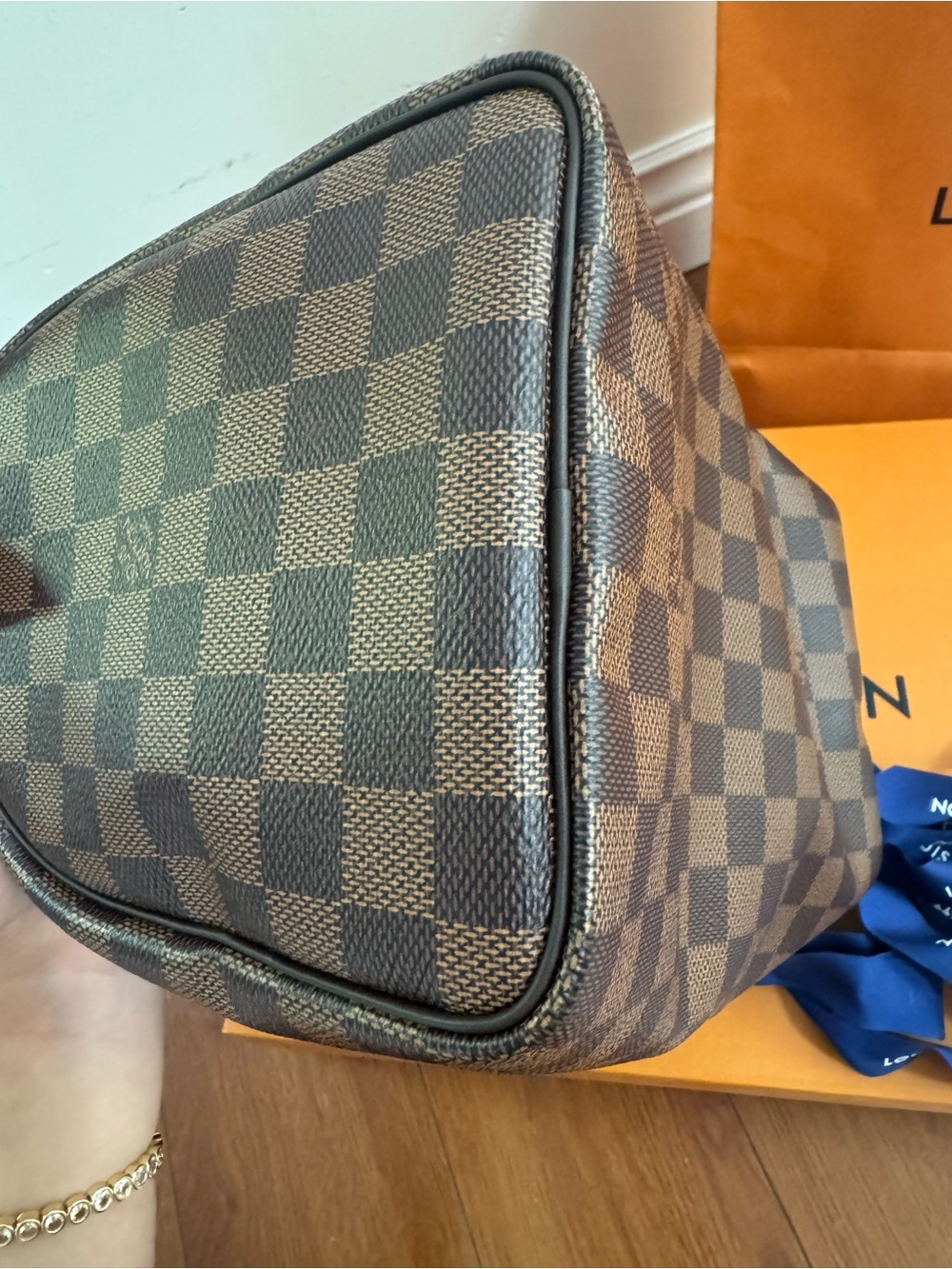 Louis Vuitton Damier Ebene Speedy 25 Monogram Bag - Picture 7 of 8